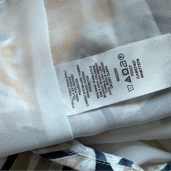 Ann taylor factory Floral Top in Yellow and navy - Picture 6 of 7